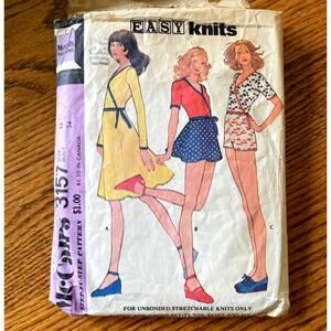 Vintage 1970s McCalls 3157 Sewing Pattern Size Sm Easy Top Skirt Short COMPLETE